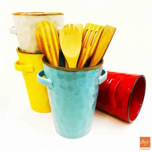 Ceramic factory porcelain utensil holder